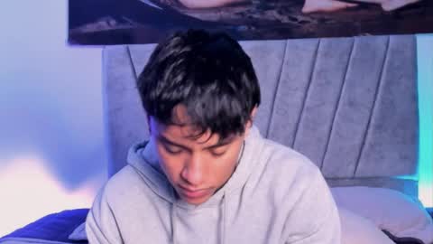 Snapshot of zyzz_1812 chatting on 11/24/25, 05:45 zyzz_1812 online show from 11/24/25, 05:45