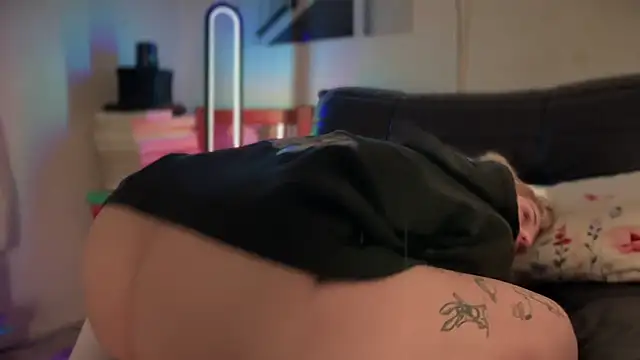 Mannarie Madsinn online show from 03/17/25, 02:08