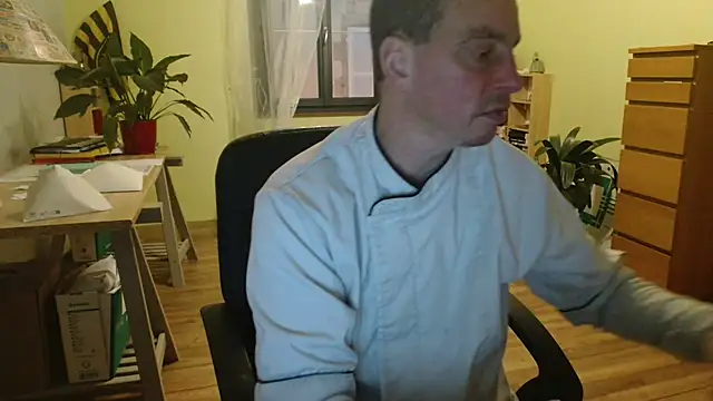 Snapshot of cloupefun chatting on 12/07/24, 05:59 cloupefun online show from 12/07/24, 05:59