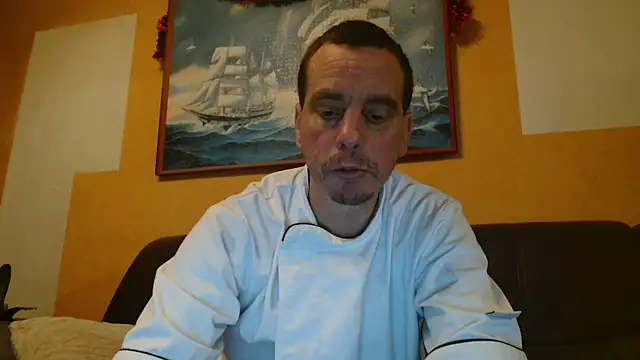 Snapshot of cloupefun chatting on 12/14/24, 06:13 cloupefun online show from 12/14/24, 06:13