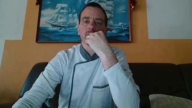 Snapshot of cloupefun chatting on 12/16/24, 08:20 cloupefun online show from 12/16/24, 08:20