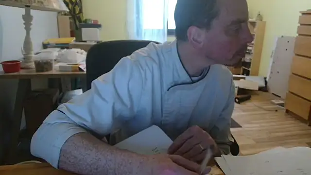 Snapshot of cloupefun chatting on 03/12/25, 07:13 cloupefun online show from 03/12/25, 07:13
