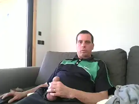 Snapshot of cloupefun chatting on 03/18/25, 10:03 cloupefun online show from 03/18/25, 10:03