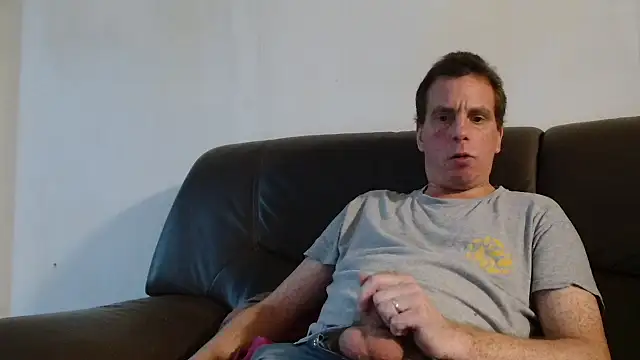 Snapshot of cloupefun chatting on 09/15/25, 06:02 cloupefun online show from 09/15/25, 06:02