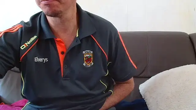 Snapshot of cloupefun chatting on 10/10/25, 11:42 cloupefun online show from 10/10/25, 11:42