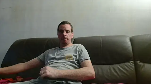 Snapshot of cloupefun chatting on 10/25/25, 06:54 cloupefun online show from 10/25/25, 06:54