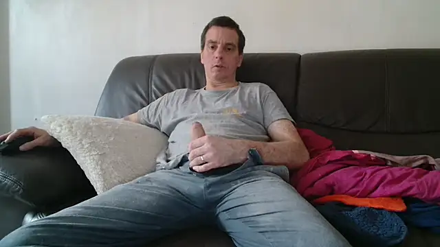 Snapshot of cloupefun chatting on 11/13/25, 07:51 cloupefun online show from 11/13/25, 07:51