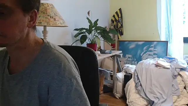 Snapshot of cloupefun chatting on 11/14/25, 07:29 cloupefun online show from 11/14/25, 07:29