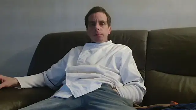 Snapshot of cloupefun chatting on 11/19/25, 07:30 cloupefun online show from 11/19/25, 07:30