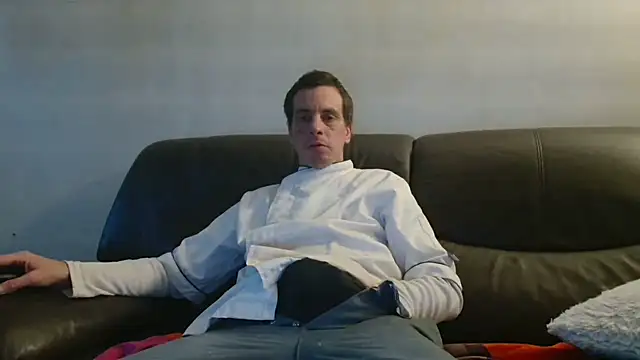 Snapshot of cloupefun chatting on 11/20/25, 07:19 cloupefun online show from 11/20/25, 07:19