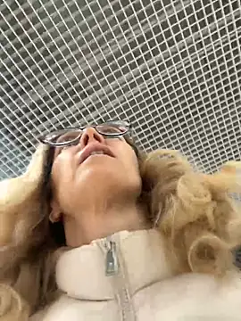 Snapshot of angelmommu chatting on 01/28/25, 08:57 angelmommu online show from 01/28/25, 08:57