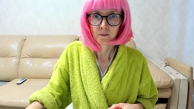 Snapshot of angelmommu chatting on 02/07/25, 07:18 angelmommu online show from 02/07/25, 07:18