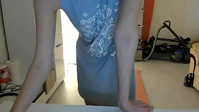 Snapshot of angelmommu chatting on 02/19/25, 05:49 angelmommu online show from 02/19/25, 05:49