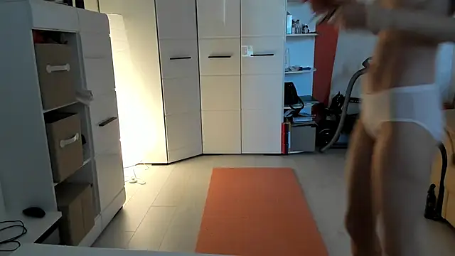 Snapshot of angelmommu chatting on 02/22/25, 06:28 angelmommu online show from 02/22/25, 06:28