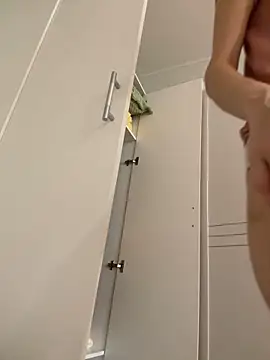 Snapshot of angelmommu chatting on 11/18/25, 08:52 angelmommu online show from 11/18/25, 08:52