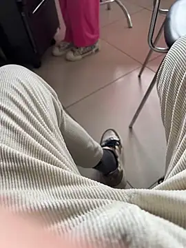 Snapshot of buodiculo chatting on 02/25/25, 01:06 buodiculo online show from 02/25/25, 01:06