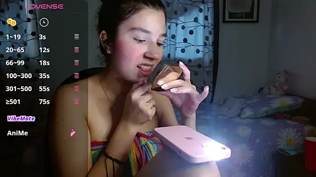 Snapshot of mia__lopez_ chatting on 01/31/25, 10:42 mia lopez online show from 01/31/25, 10:42