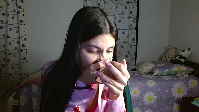 Snapshot of mia__lopez_ chatting on 03/04/25, 11:22 mia lopez online show from 03/04/25, 11:22