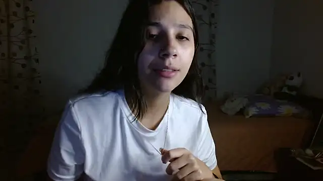 Snapshot of mia__lopez_ chatting on 03/15/25, 11:28 mia lopez online show from 03/15/25, 11:28