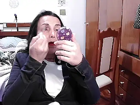 Snapshot of LauraVicttoria361215 chatting on 12/11/24, 02:00 LauraVicttoria361215 online show from 12/11/24, 02:00