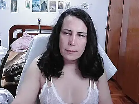 Snapshot of LauraVicttoria361215 chatting on 03/10/25, 11:49 LauraVicttoria361215 online show from 03/10/25, 11:49