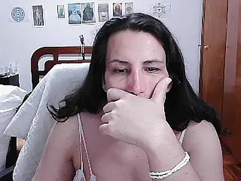 Snapshot of LauraVicttoria361215 chatting on 03/11/25, 11:37 LauraVicttoria361215 online show from 03/11/25, 11:37