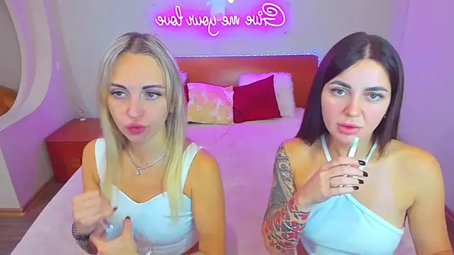 CrazyMilanka online show from 09/25/25, 07:45