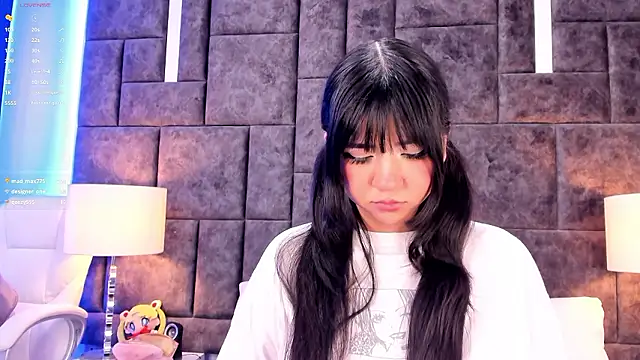 Snapshot of Petit-Rosse chatting on 12/05/24, 08:00 Petit-Rosse online show from 12/05/24, 08:00