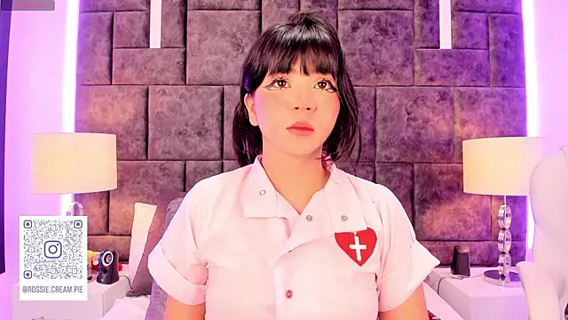 Snapshot of Petit-Rosse chatting on 02/23/25, 02:51 Petit-Rosse online show from 02/23/25, 02:51