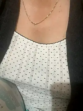 Snapshot of iloss2 chatting on 10/16/25, 07:42 iloss2 online show from 10/16/25, 07:42