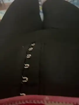 Snapshot of iloss2 chatting on 10/27/25, 01:37 iloss2 online show from 10/27/25, 01:37