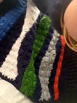 Snapshot of iloss2 chatting on 11/12/25, 11:21 iloss2 online show from 11/12/25, 11:21