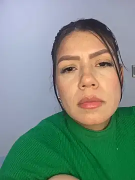 Snapshot of martina_contreras chatting on 12/28/24, 04:08 martina contreras online show from 12/28/24, 04:08