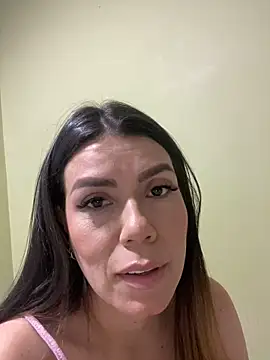 Snapshot of martina_contreras chatting on 02/03/25, 12:03 martina contreras online show from 02/03/25, 12:03