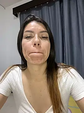 Snapshot of martina_contreras chatting on 02/22/25, 11:35 martina contreras online show from 02/22/25, 11:35