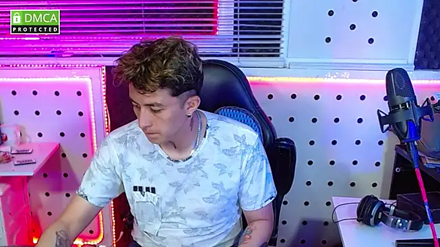 Darko0717 online show from 10/14/25, 01:56