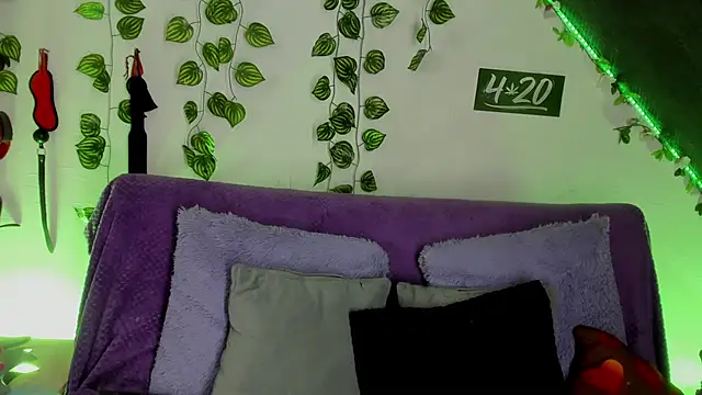 Snapshot of Cata_green chatting on 02/06/25, 08:45 Cata green online show from 02/06/25, 08:45