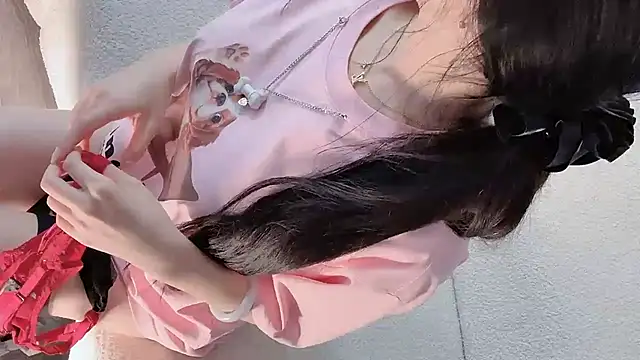 Snapshot of Serena-AU chatting on 09/26/25, 04:11 Serena-AU online show from 09/26/25, 04:11