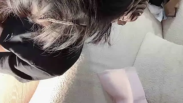 Snapshot of Serena-AU chatting on 10/23/25, 02:38 Serena-AU online show from 10/23/25, 02:38