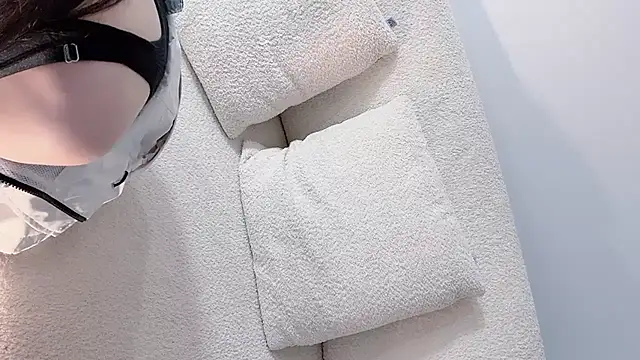 Snapshot of Serena-AU chatting on 10/28/25, 02:53 Serena-AU online show from 10/28/25, 02:53