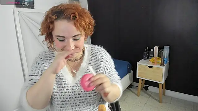 samanthaanderson  online show from 10/08/25, 10:07