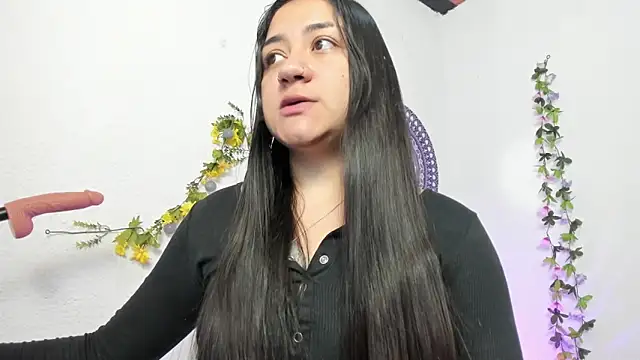Snapshot of Hanna_moore1 chatting on 01/29/25, 01:28 Hanna moore1 online show from 01/29/25, 01:28