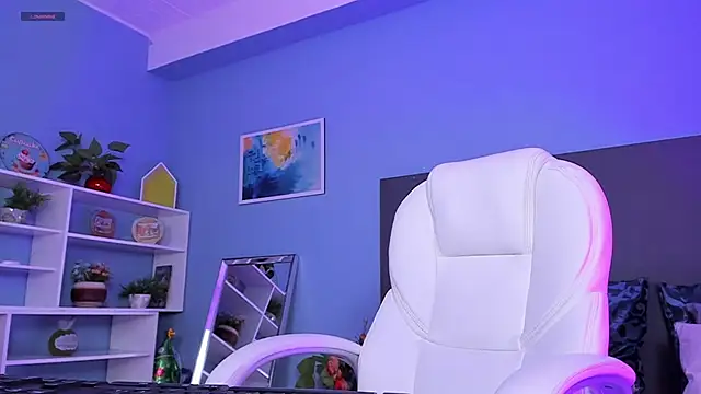 Snapshot of kylie_reyes chatting on 12/13/24, 12:42 kylie reyes online show from 12/13/24, 12:42