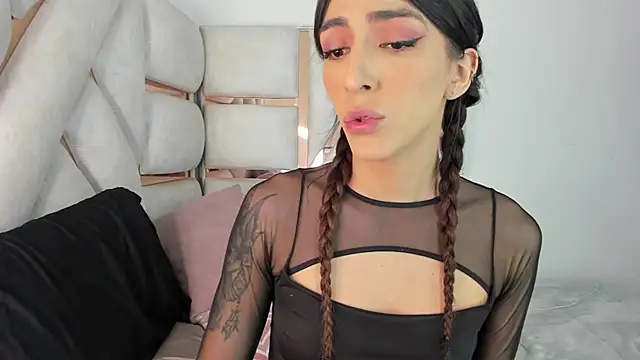 Snapshot of Camila_rehabx chatting on 09/20/25, 08:04 Camila rehabx online show from 09/20/25, 08:04
