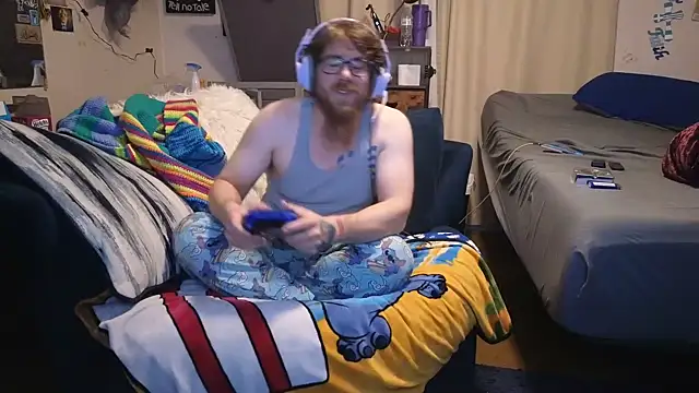 Snapshot of LovelyGreekDick6 chatting on 11/04/25, 11:53 LovelyGreekDick6 online show from 11/04/25, 11:53