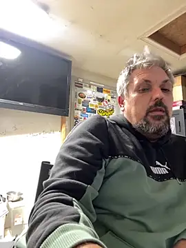 tank32s online show from 11/17/25, 08:53