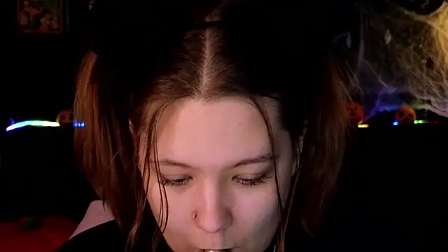 DjennaPalme online show from 11/01/25, 01:40