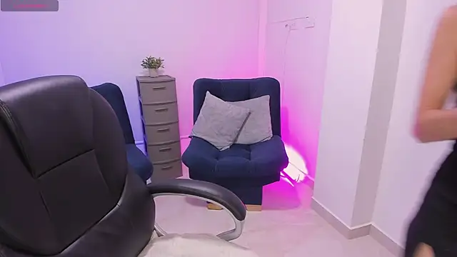 emilly smith 1 online show from 11/08/25, 11:03