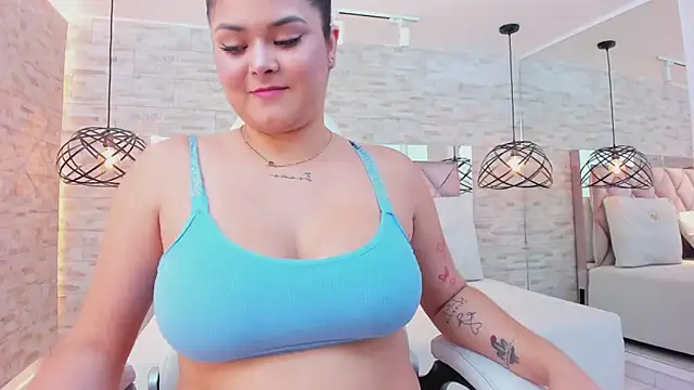 Snapshot of im_mou_ chatting on 01/25/25, 03:41 im mou online show from 01/25/25, 03:41