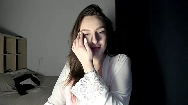 Snapshot of Ella___Bell chatting on 02/11/25, 06:30 Ella Bell online show from 02/11/25, 06:30